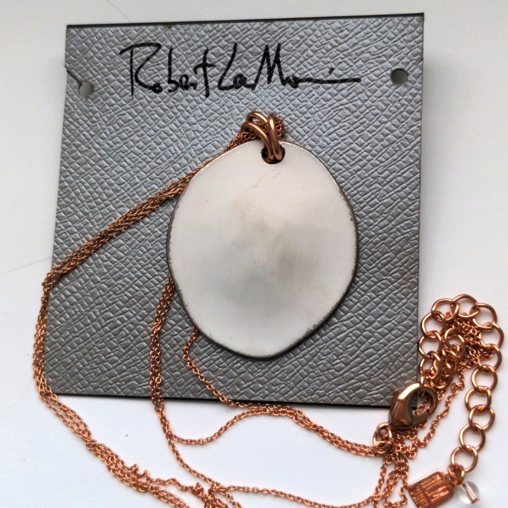 Robert Lee Morris pendant necklace.18""+ 3" long NWT, White porcelain Shell